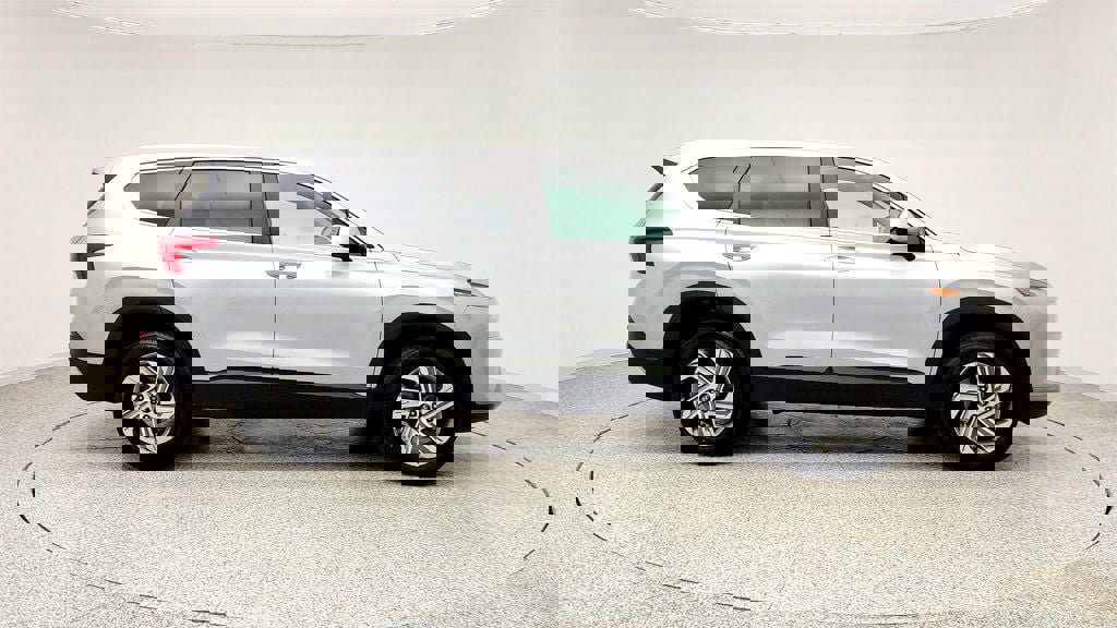 Used 2023 Hyundai Santa Fe SE image 4