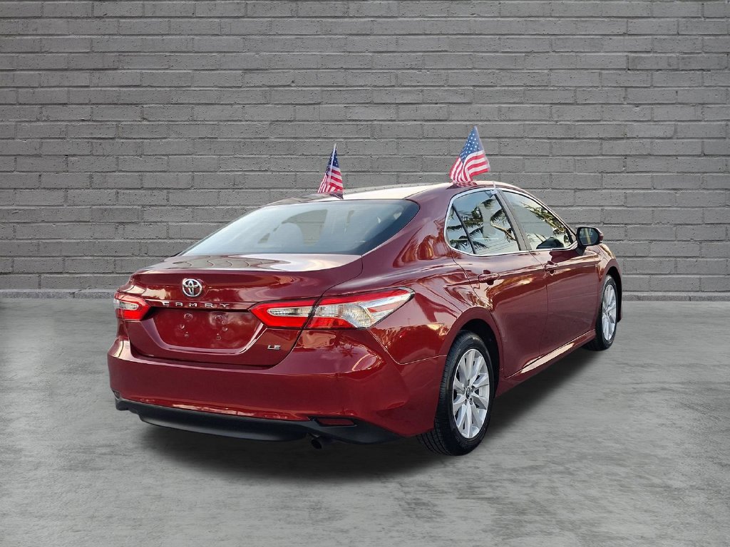 Used 2018 Toyota Camry LE FWD image 10