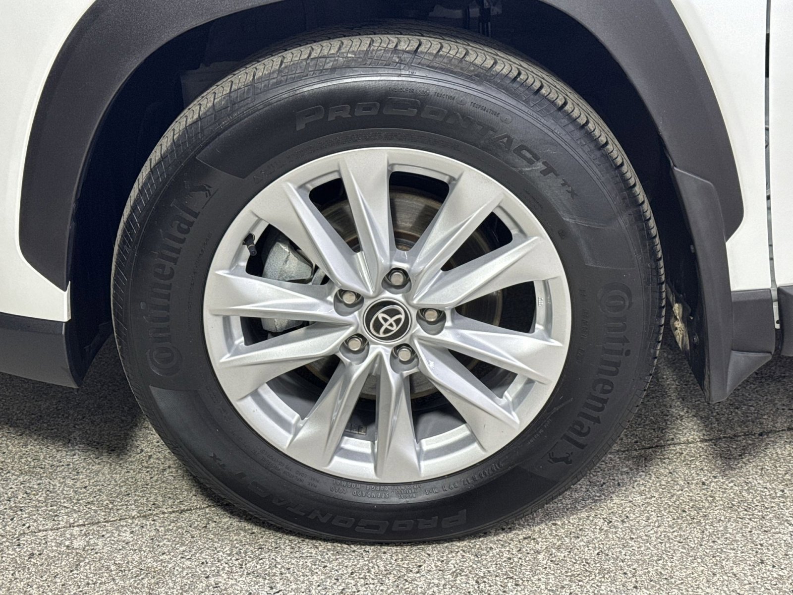 Used 2023 Toyota Corolla Cross LE image 16