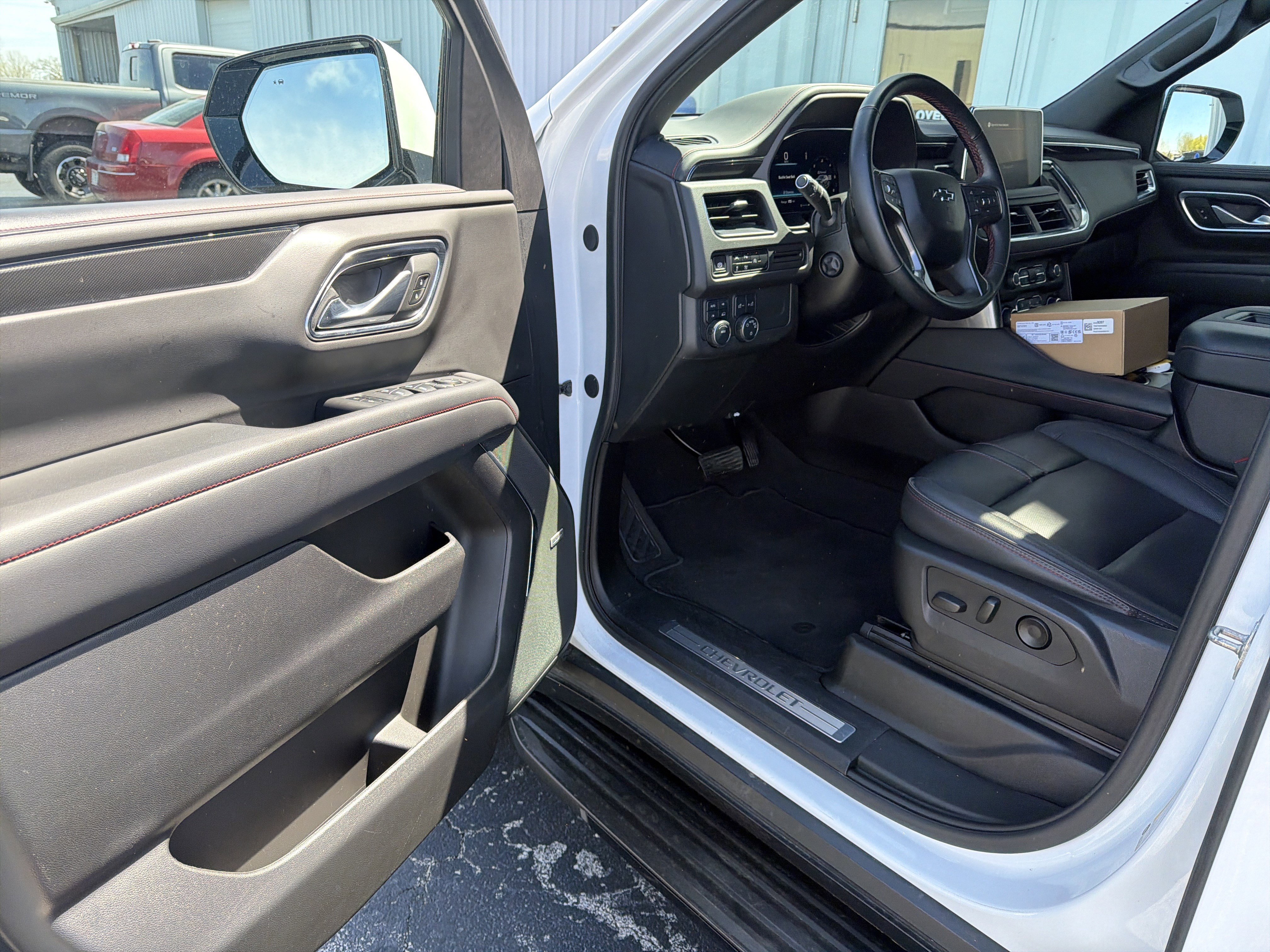 Used 2024 Chevrolet Suburban RST w/ Luxury Package AWD/4WD image 19