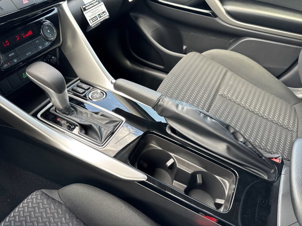 New 2026 Mitsubishi Eclipse Cross LE AWD/4WD image 10