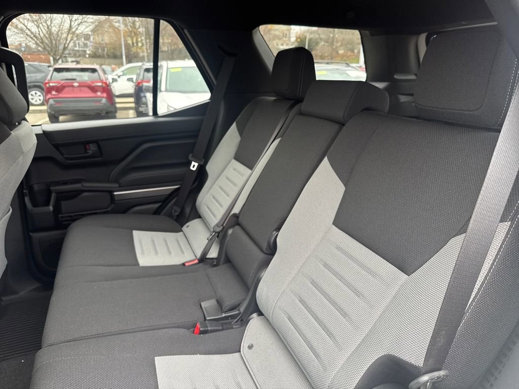 Used 2025 Toyota 4Runner TRD Off-Road image 32