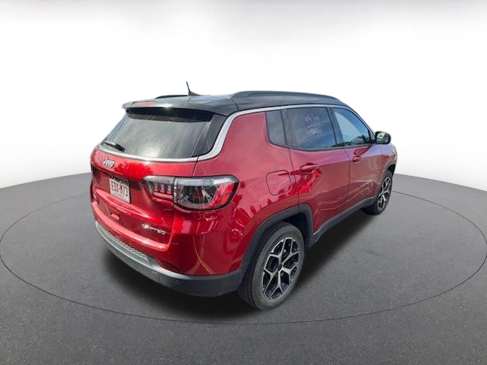 Used 2025 Jeep Compass Limited AWD/4WD image 7