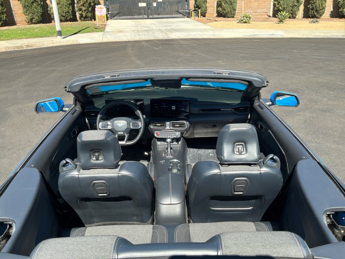 Used 2025 Ford Mustang Convertible RWD image 16