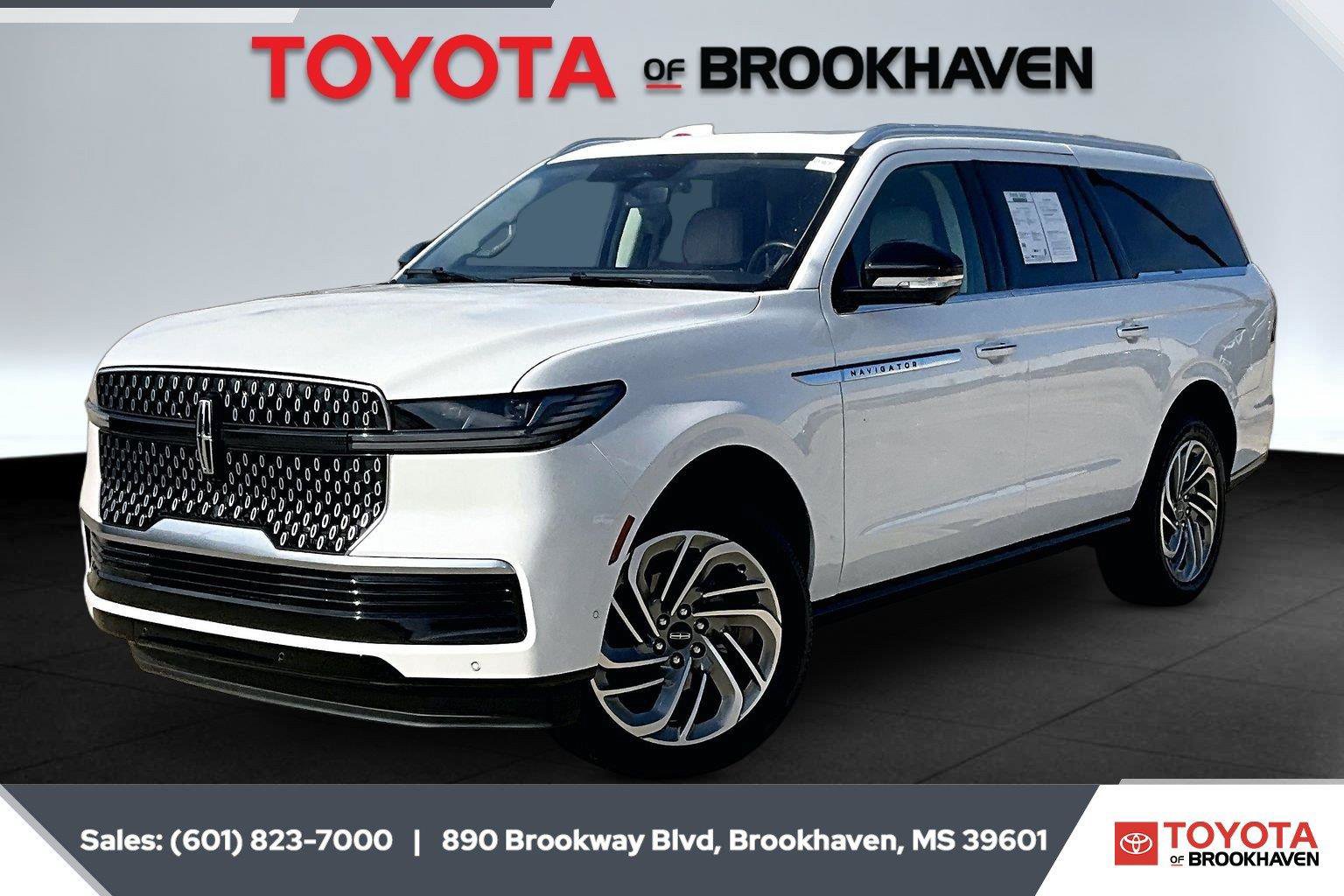 Used 2025 Lincoln Navigator L Reserve AWD/4WD image 10