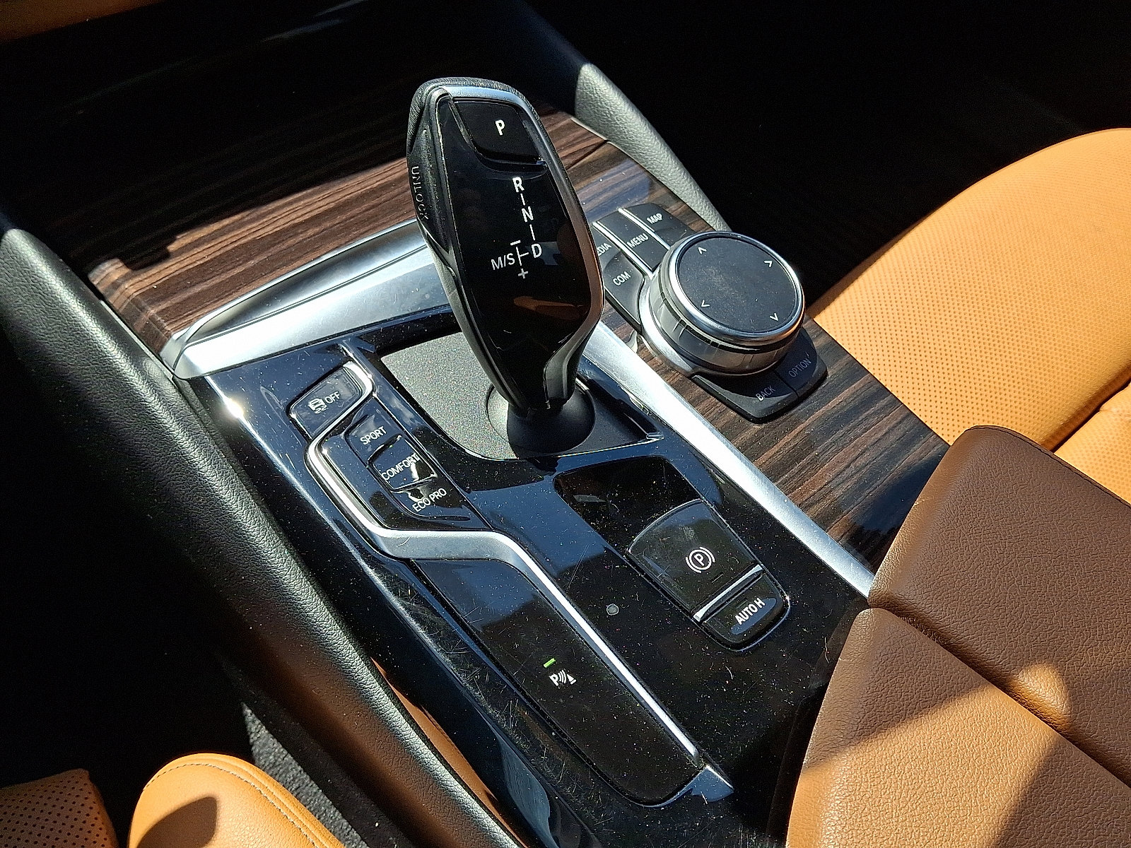 Used 2022 BMW 530i xDrive w/ Premium Package AWD/4WD image 16