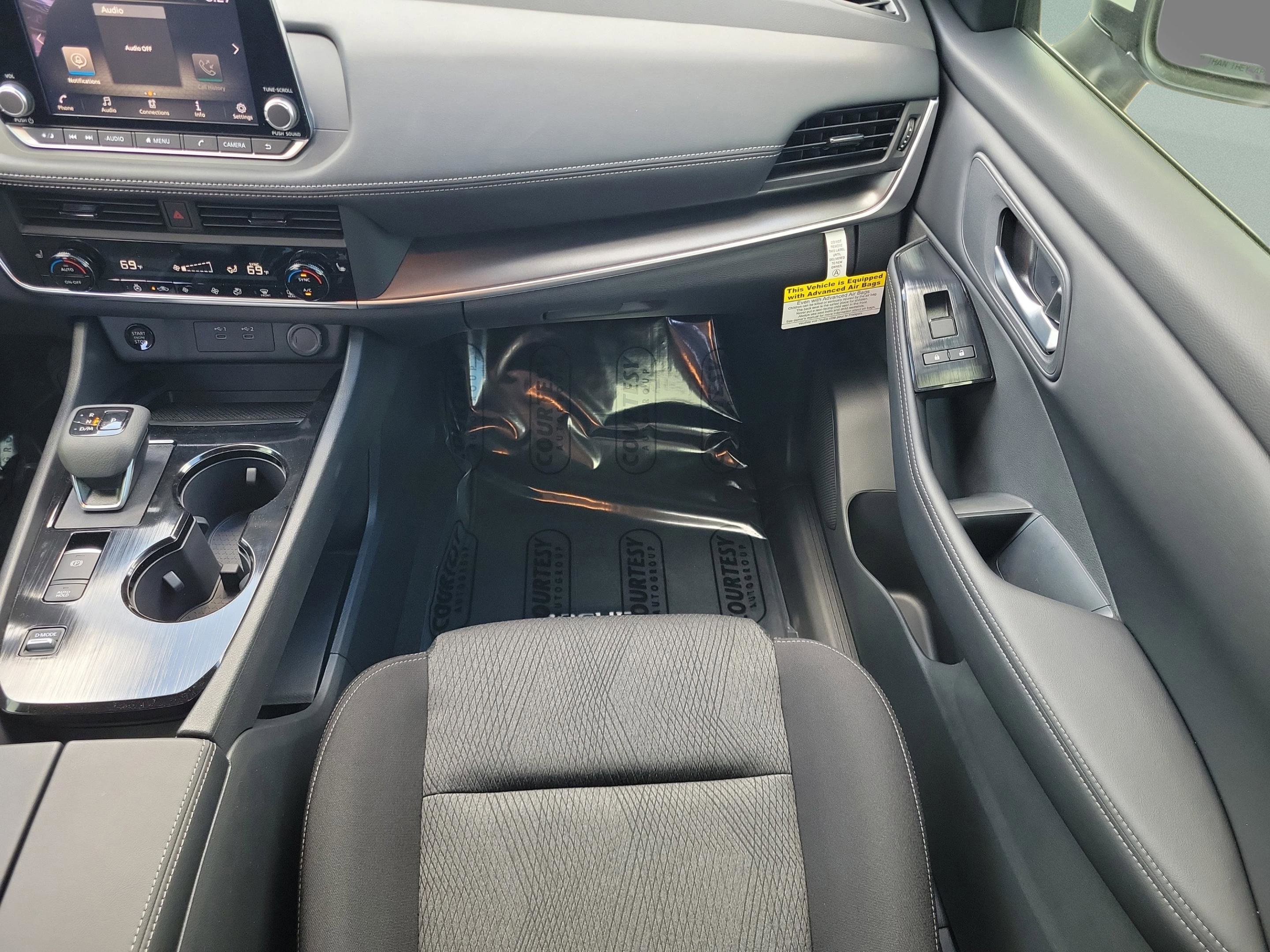New 2026 Nissan Rogue SV w/ Cold Weather Package FWD image 17