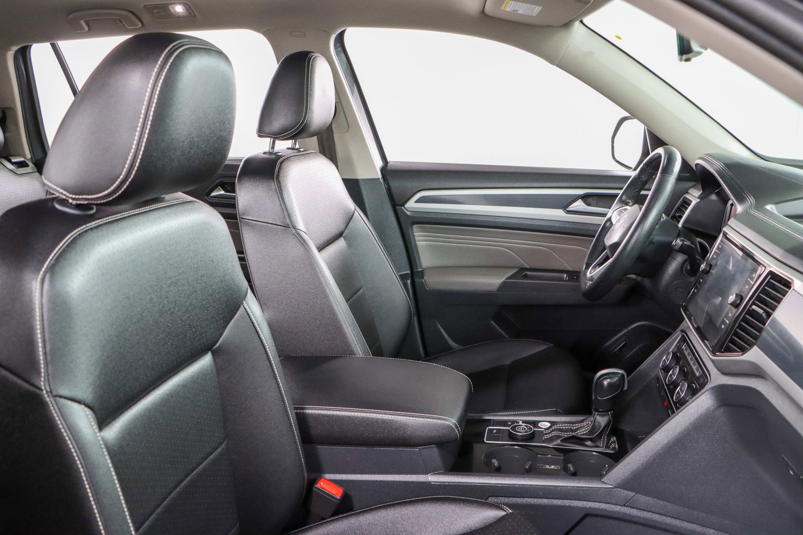 Used 2023 Volkswagen Atlas SEL R-Line image 29