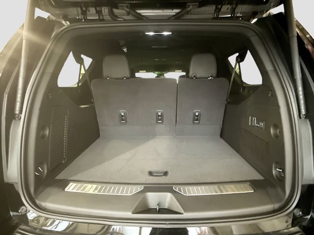 New 2025 Chevrolet Suburban Premier image 28