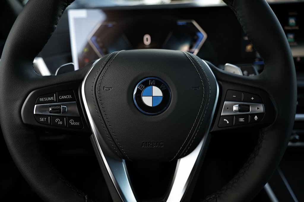 New 2026 BMW X5 xDrive50e w/ Climate Comfort Package image 32