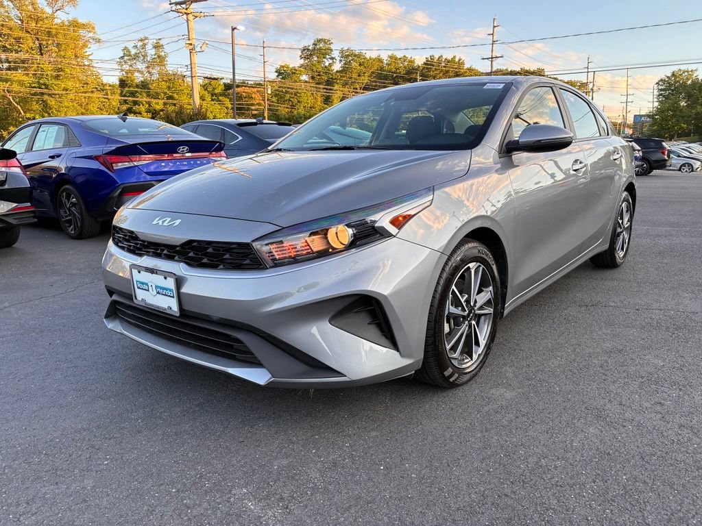 Used 2023 Kia Forte LXS w/ LXS Technology Package FWD image 3