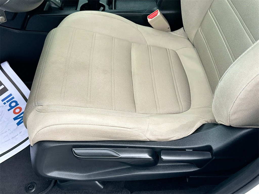 Used 2019 Honda CR-V LX image 17