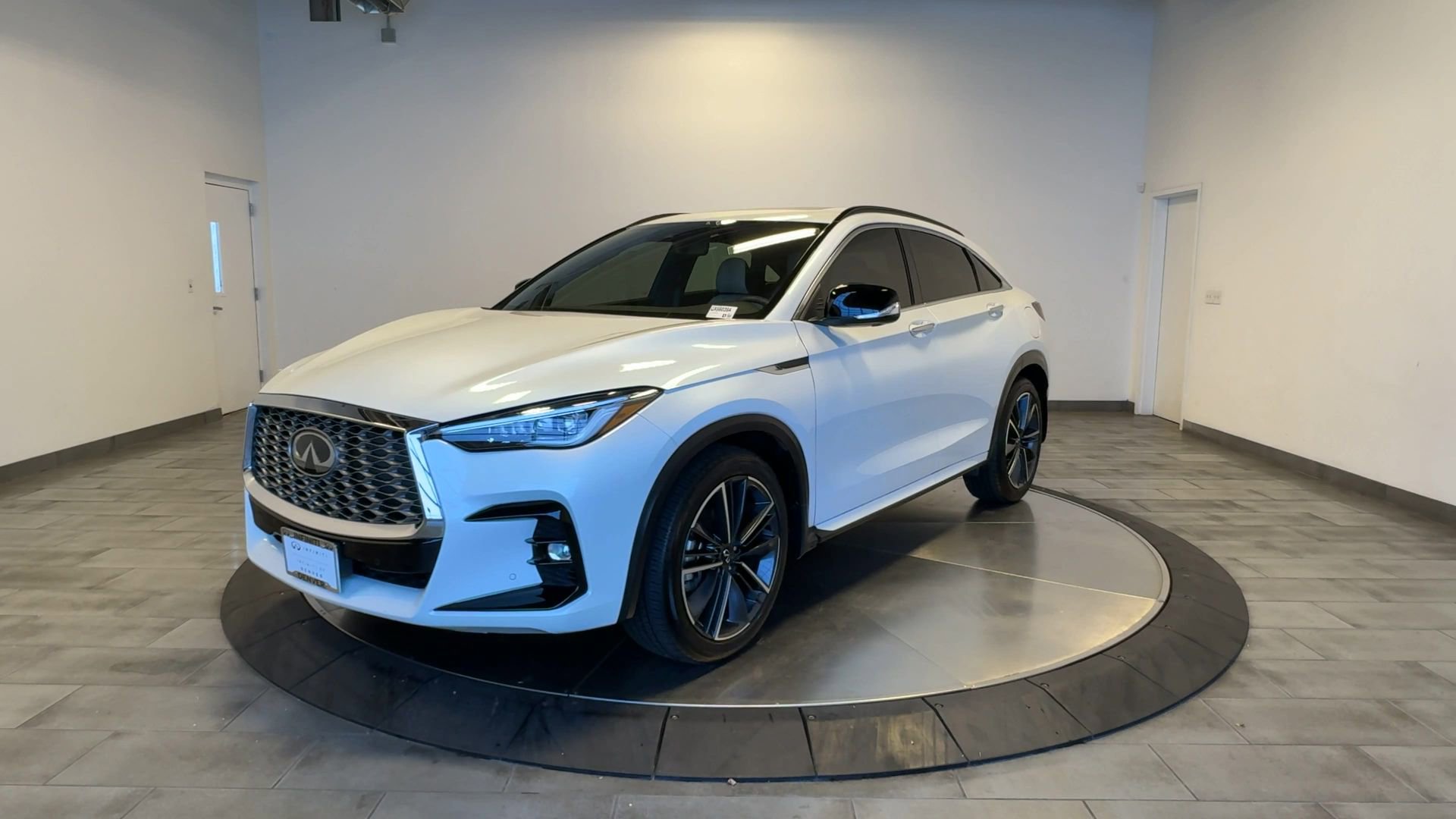 Certified 2025 INFINITI QX55 Essential AWD/4WD image 4