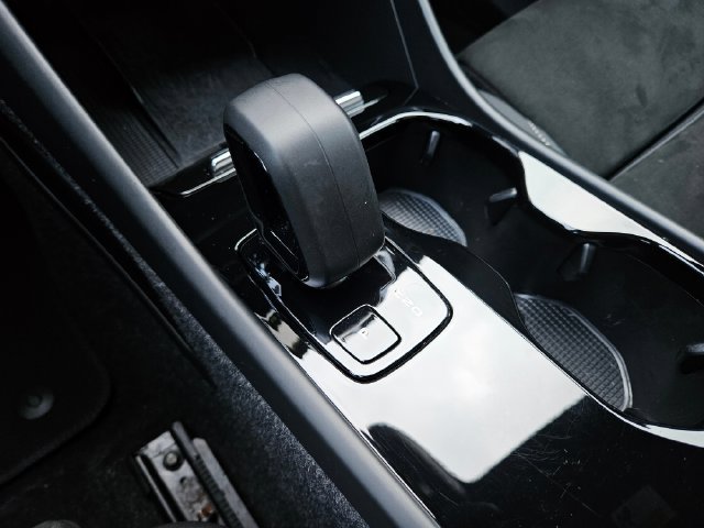 Certified 2023 Volvo C40 P8 Recharge Ultimate w/ Protection Package Premier AWD/4WD image 27