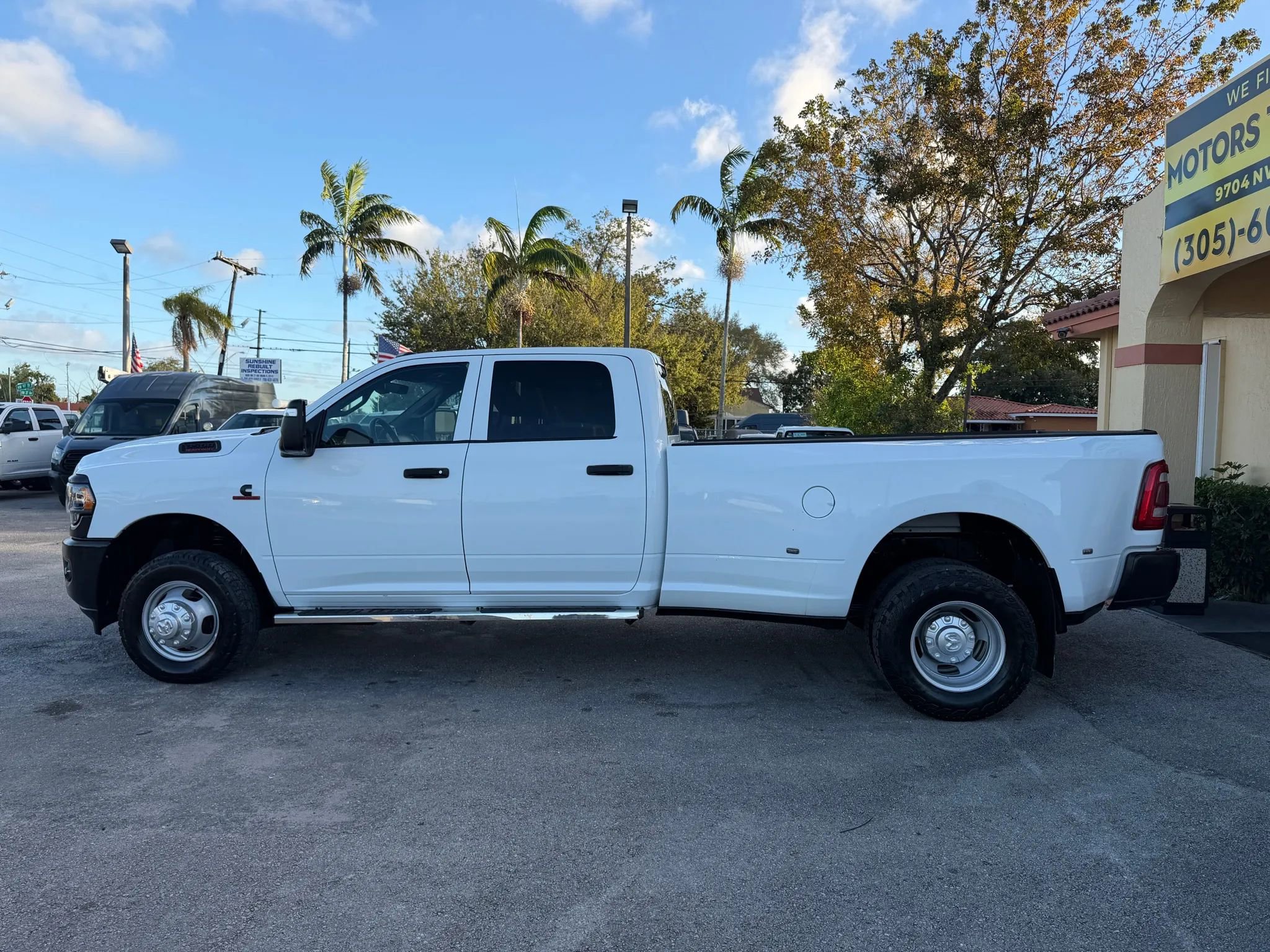 Used 2023 RAM 3500 Tradesman w/ Convenience Group AWD/4WD image 2