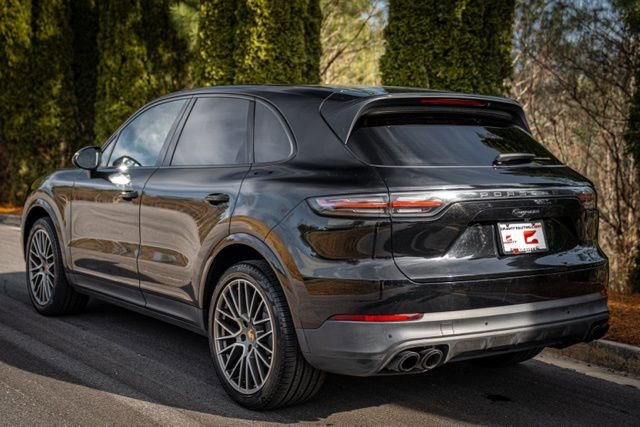 Used 2022 Porsche Cayenne Platinum Edition image 15