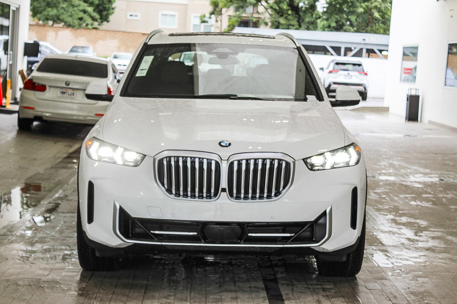 New 2026 BMW X5 xDrive40i w/ Climate Comfort Package image 2