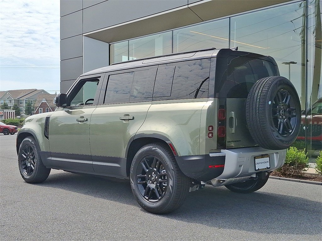 New 2025 Land Rover Defender 110 S image 4