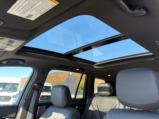 Used 2024 Cadillac XT6 Premium Luxury w/ Technology Package image 27