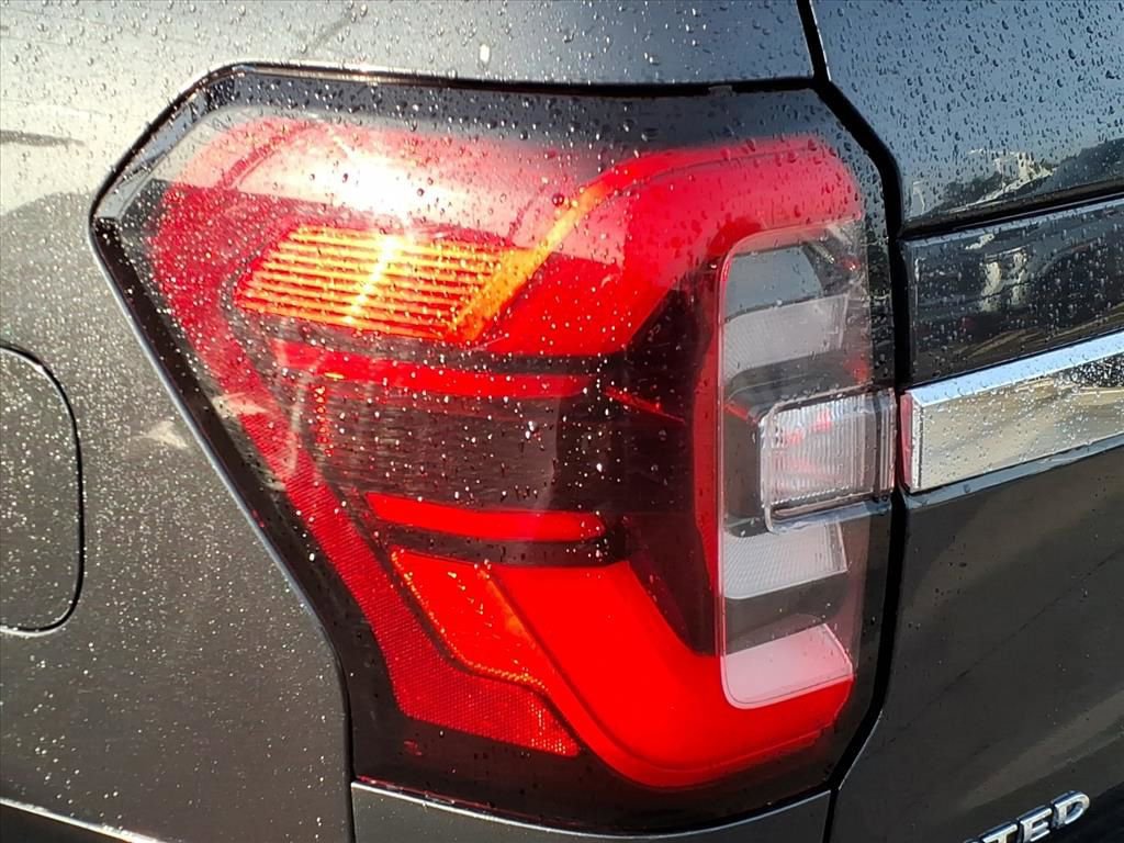 Used 2023 Ford Expedition Limited image 12