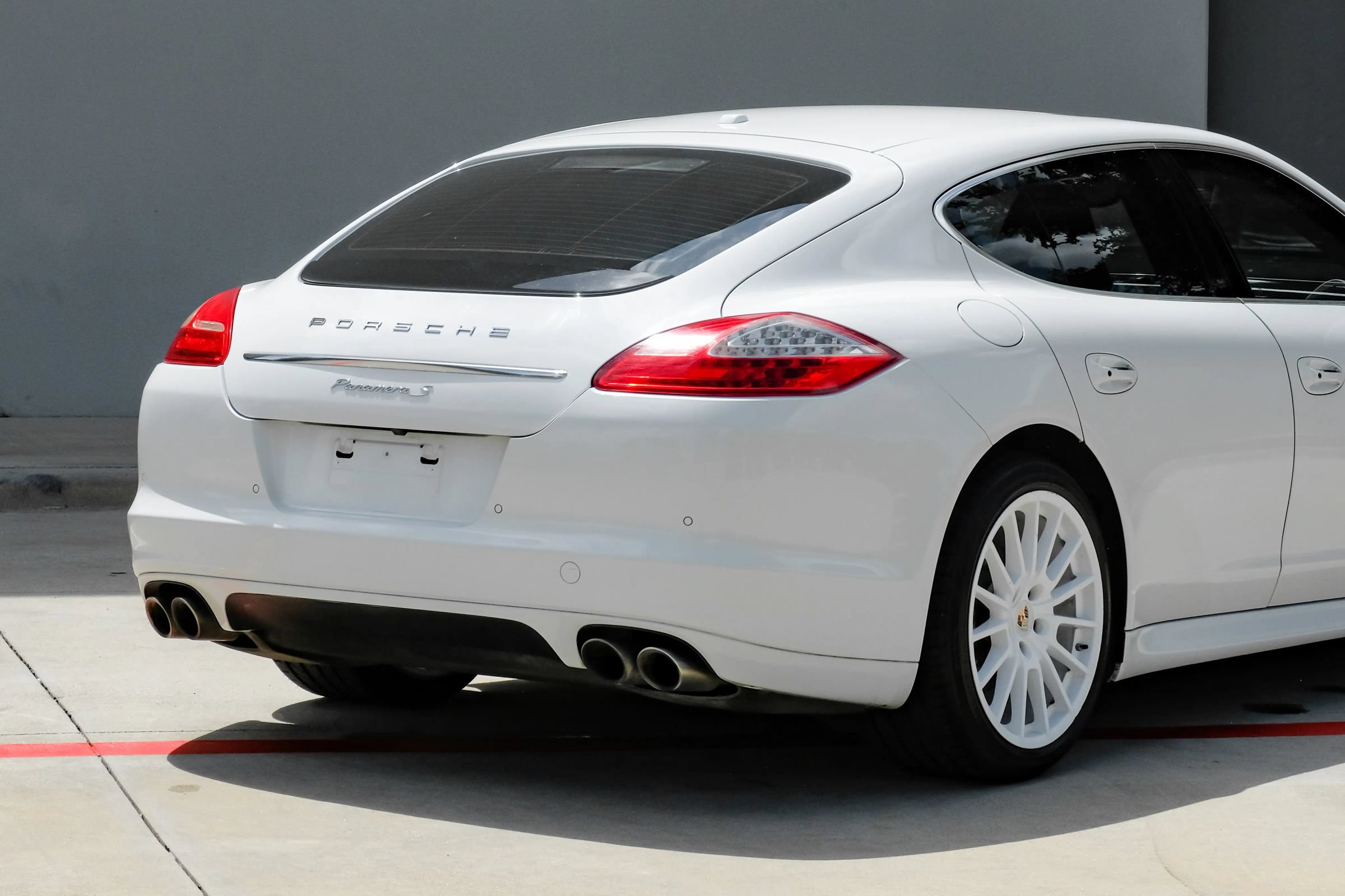Used 2013 Porsche Panamera S RWD image 5