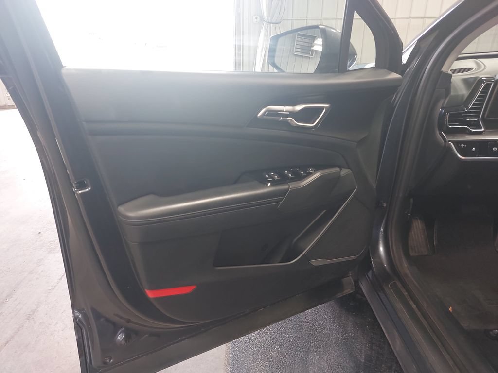 Used 2023 Kia Sportage EX AWD/4WD image 27