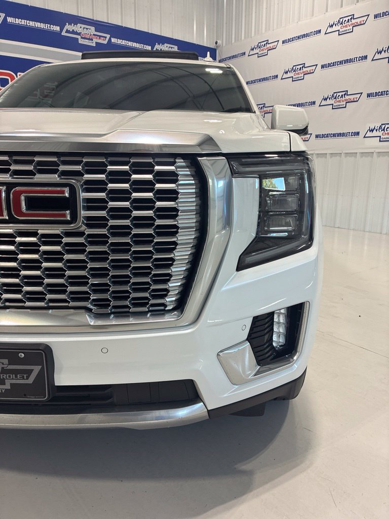 Used 2022 GMC Yukon Denali w/ Denali Premium Package AWD/4WD image 10