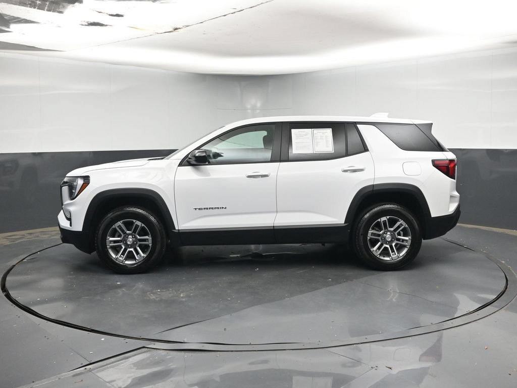 Used 2026 GMC Terrain Elevation FWD image 2