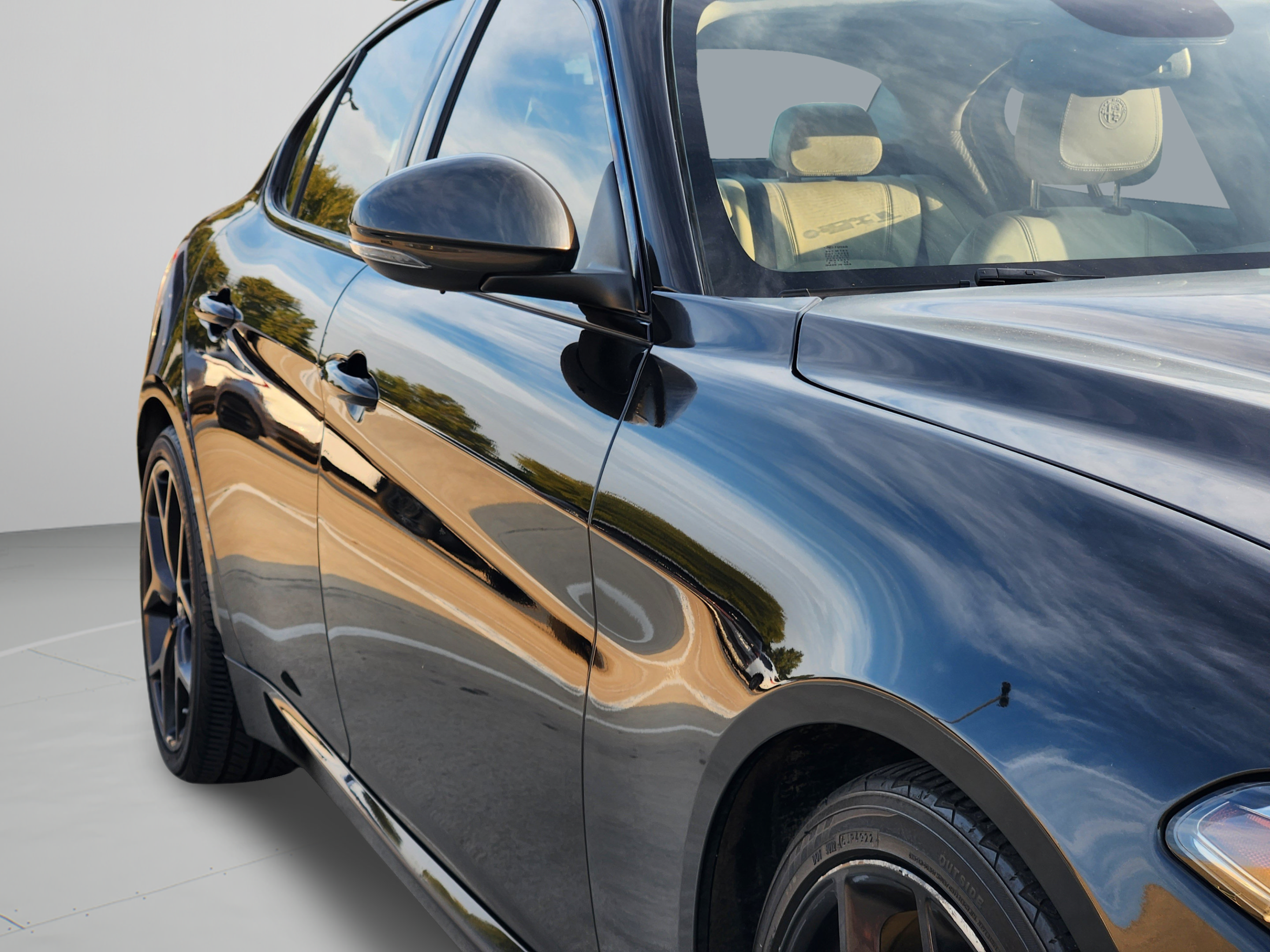 Used 2019 Alfa Romeo Giulia w/ Nero Edizione RWD image 35