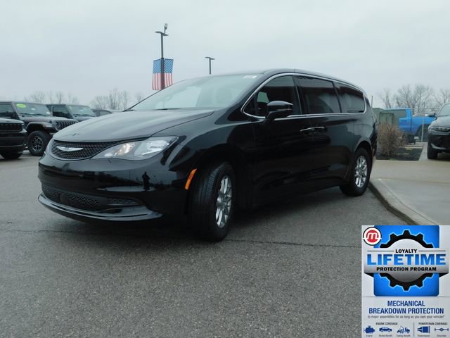 New 2026 Chrysler Voyager LX image 4