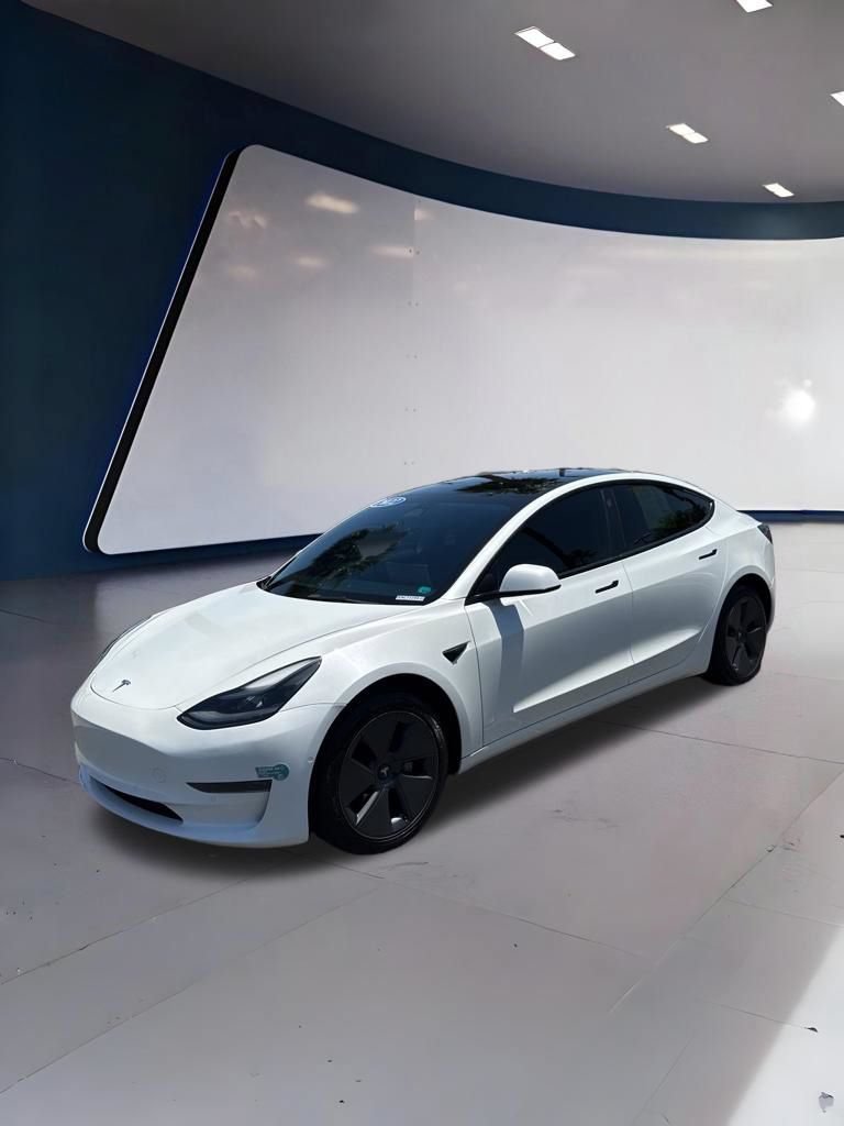 Used 2022 Tesla Model 3 Standard Range RWD image 5