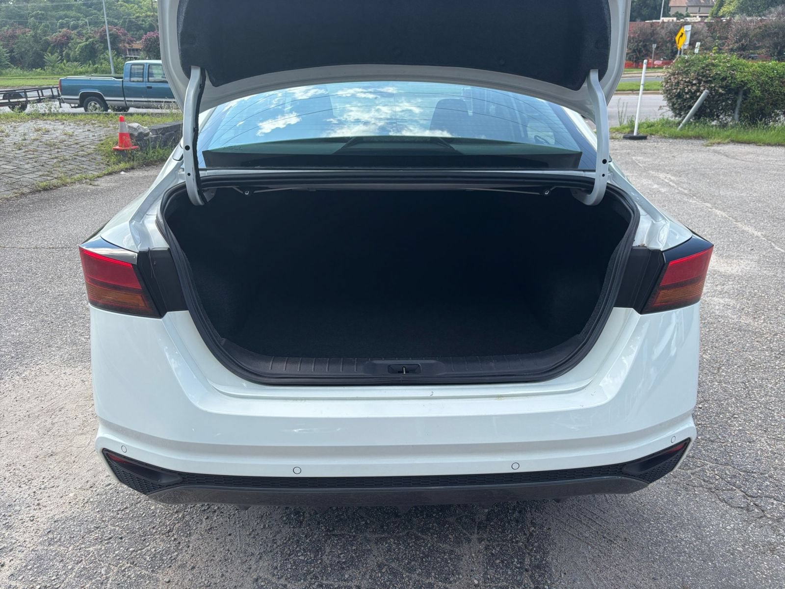Used 2026 Nissan Altima 2.5 SV FWD image 30