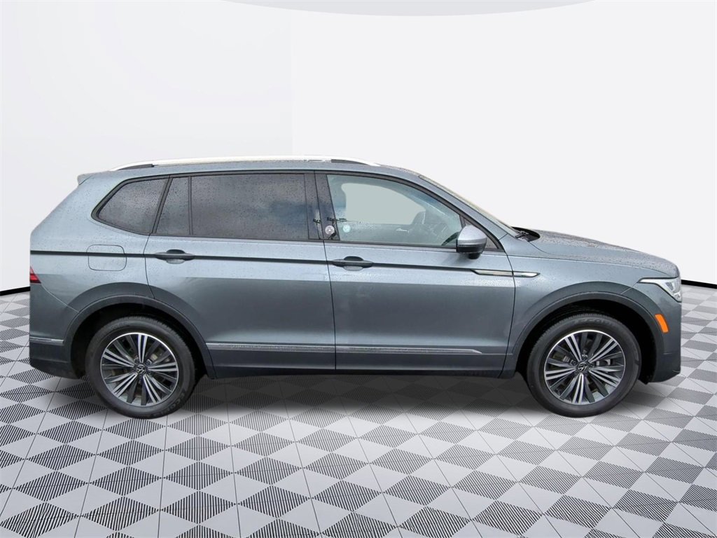 Used 2024 Volkswagen Tiguan Wolfsburg Edition image 7