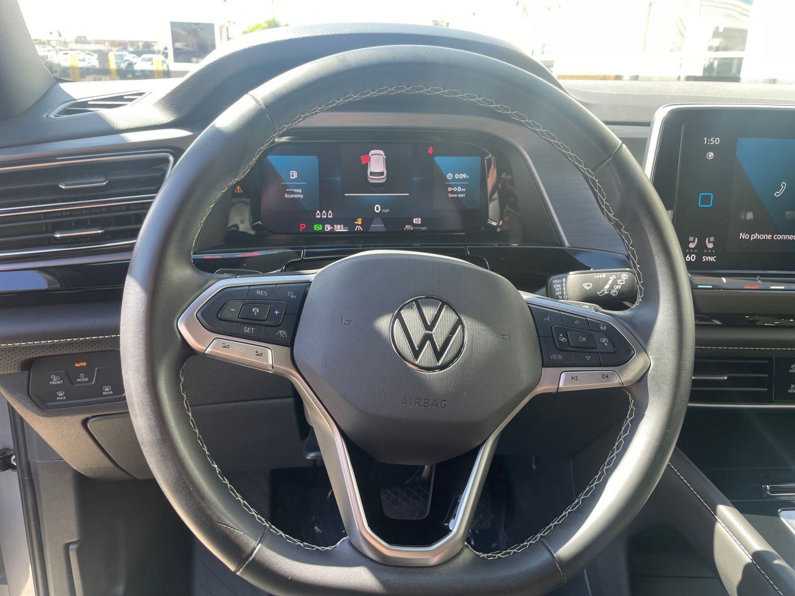 Used 2025 Volkswagen Atlas Cross Sport SE image 28