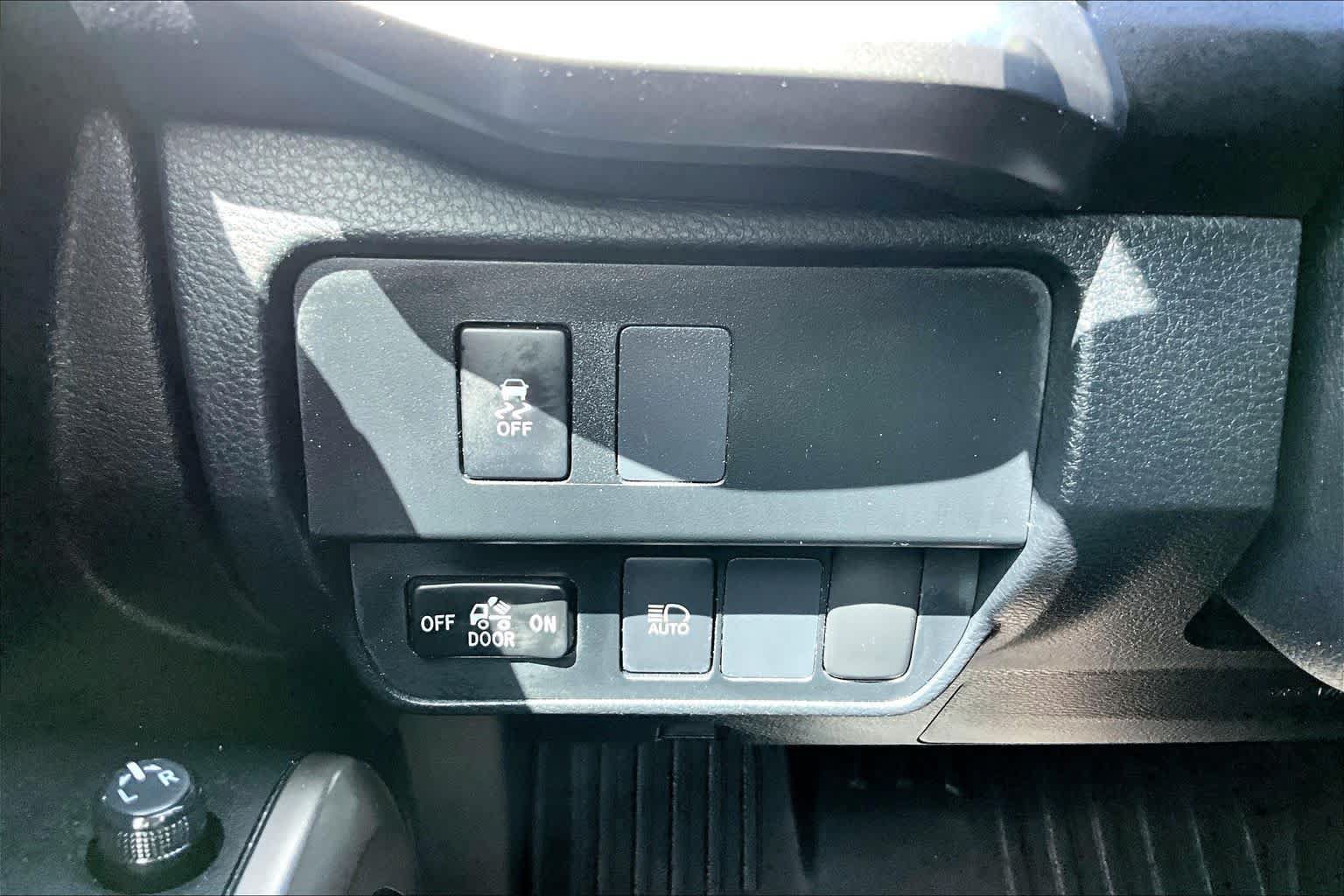 Used 2021 Toyota Tacoma SR5 RWD image 34