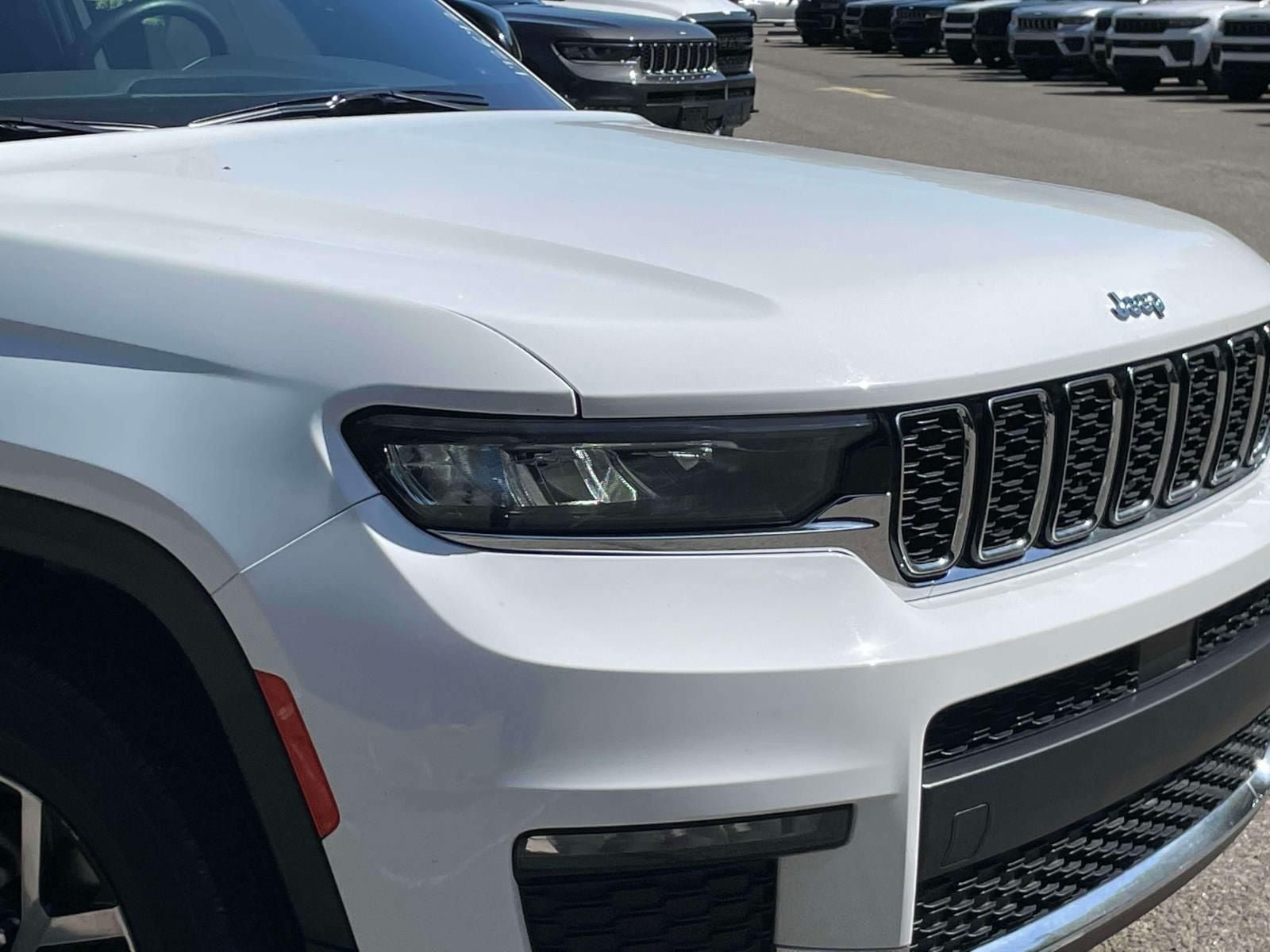 Used 2023 Jeep Grand Cherokee L Limited w/ Trailer Tow Group (B) RWD image 9
