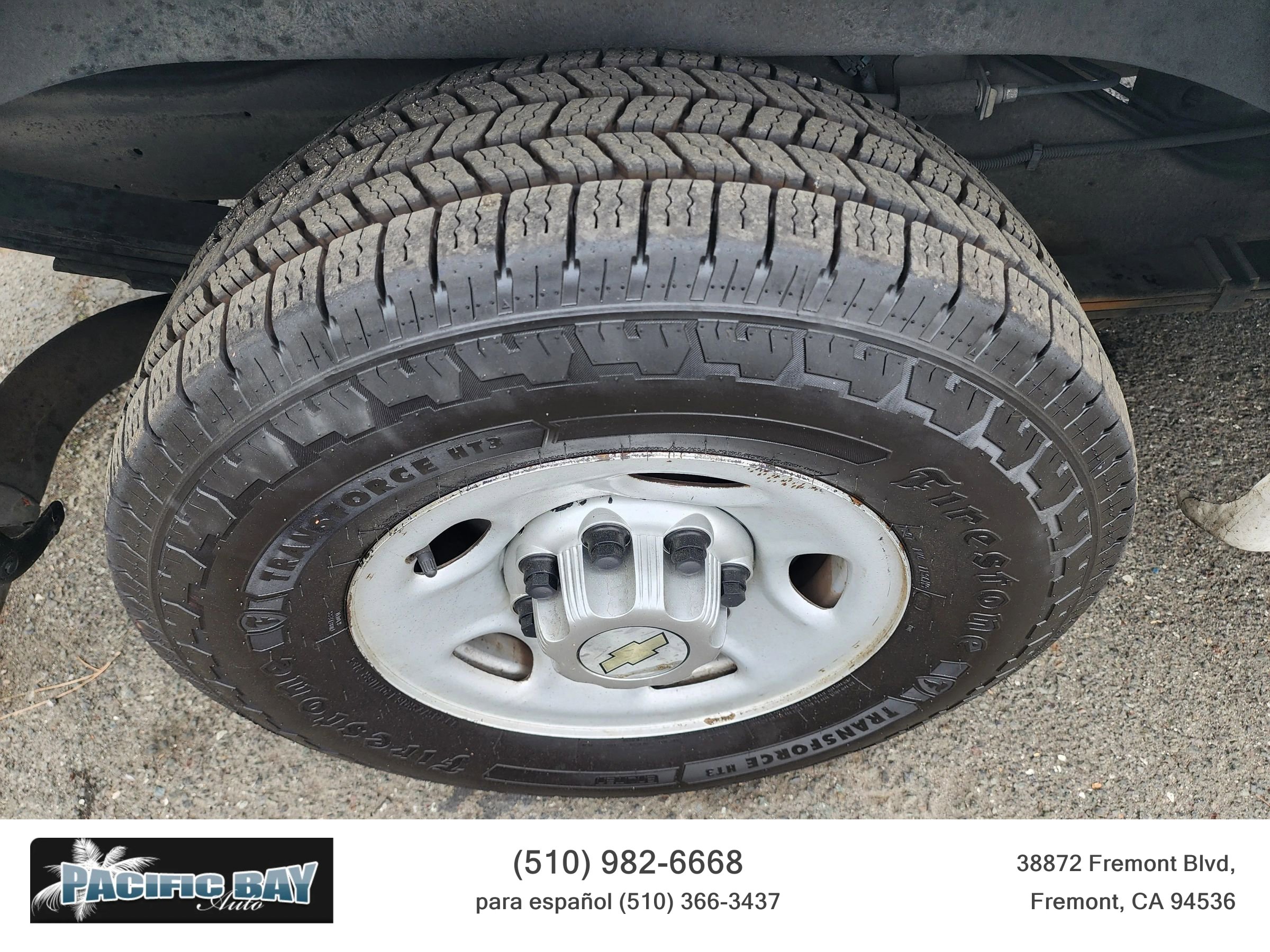 Used 2012 Chevrolet Express 2500 image 27