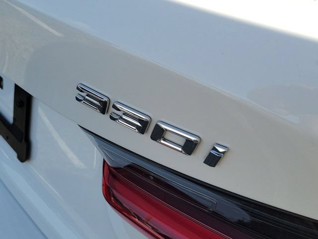 Used 2024 BMW 330i Sedan w/ Convenience Package RWD image 5
