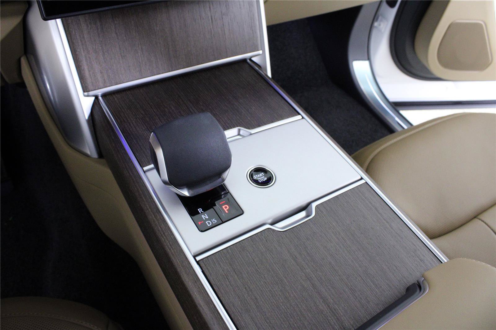 New 2026 Land Rover Range Rover SE AWD/4WD image 22