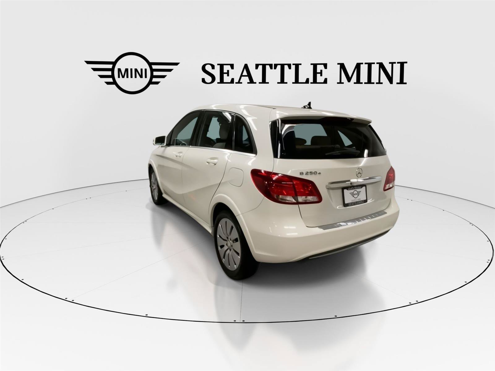 Used 2017 Mercedes-Benz B 250e image 8