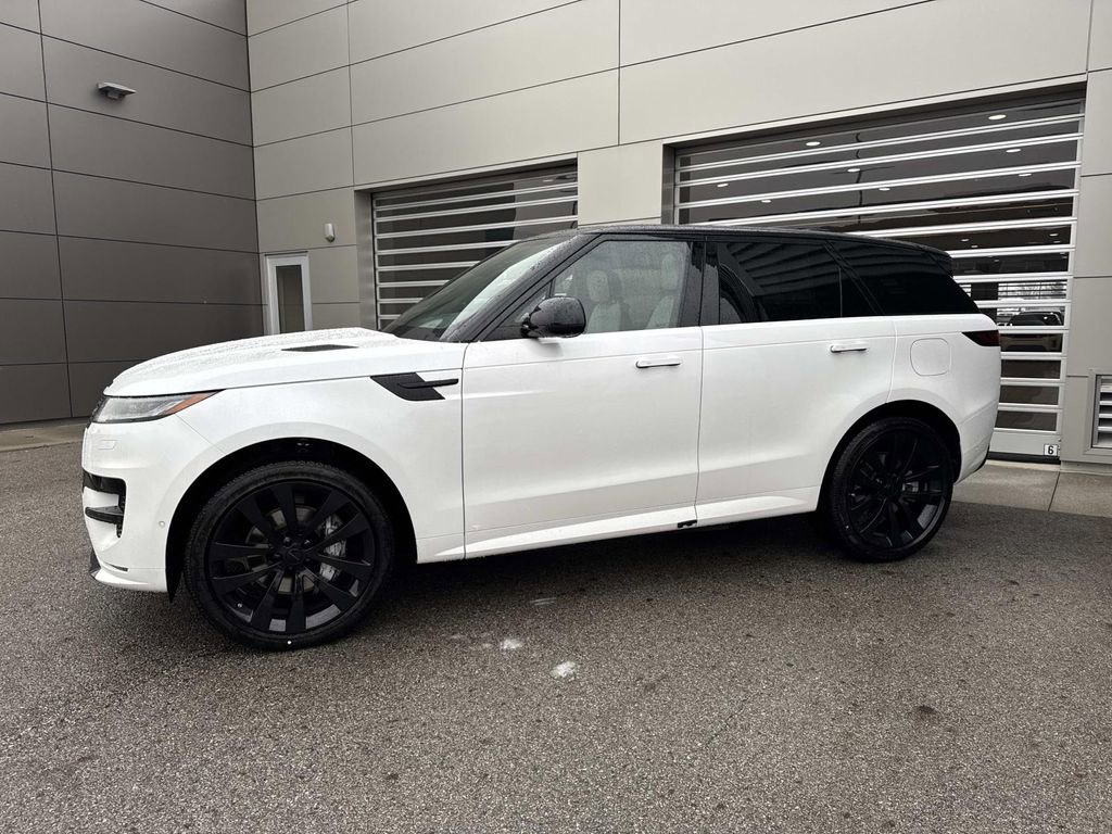 New 2026 Land Rover Range Rover Sport Dynamic SE image 3