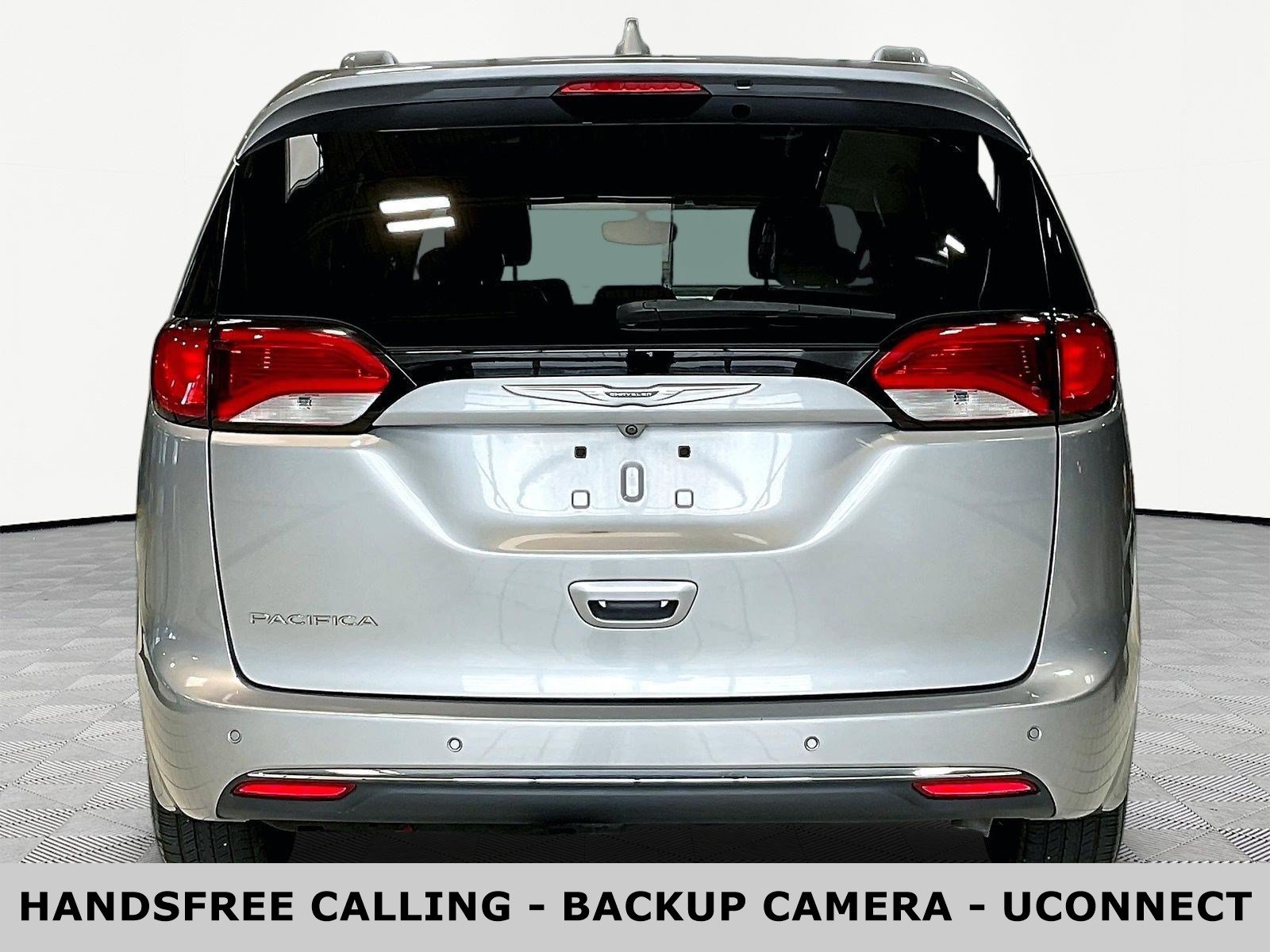 Used 2018 Chrysler Pacifica Touring-L FWD image 5