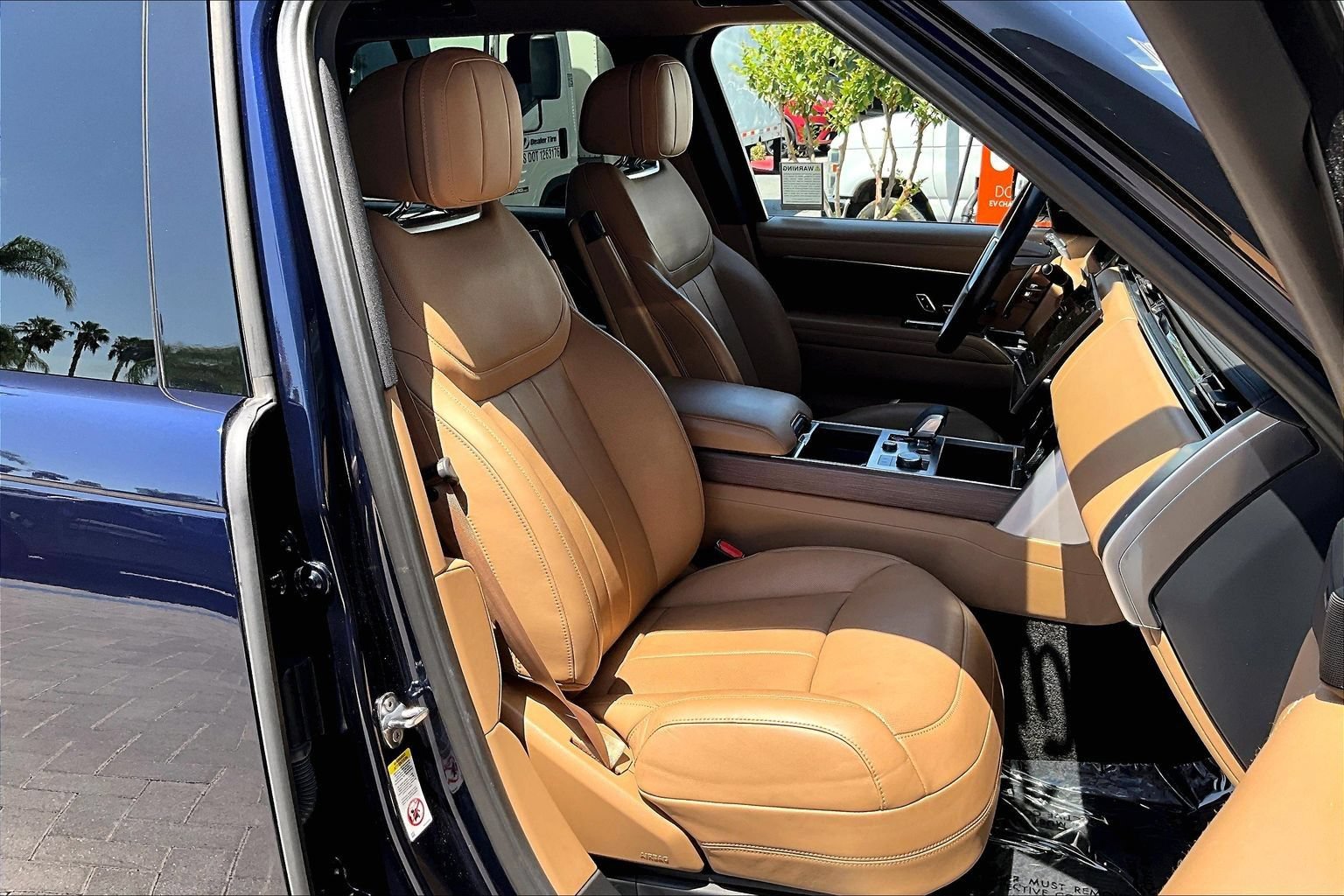 Certified 2023 Land Rover Range Rover SE AWD/4WD image 7