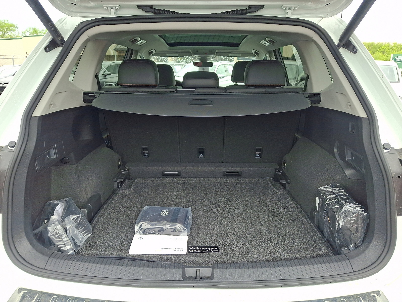 Certified 2024 Volkswagen Tiguan Wolfsburg Edition AWD/4WD image 30