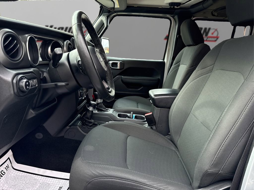 Used 2022 Jeep Gladiator Willys image 9