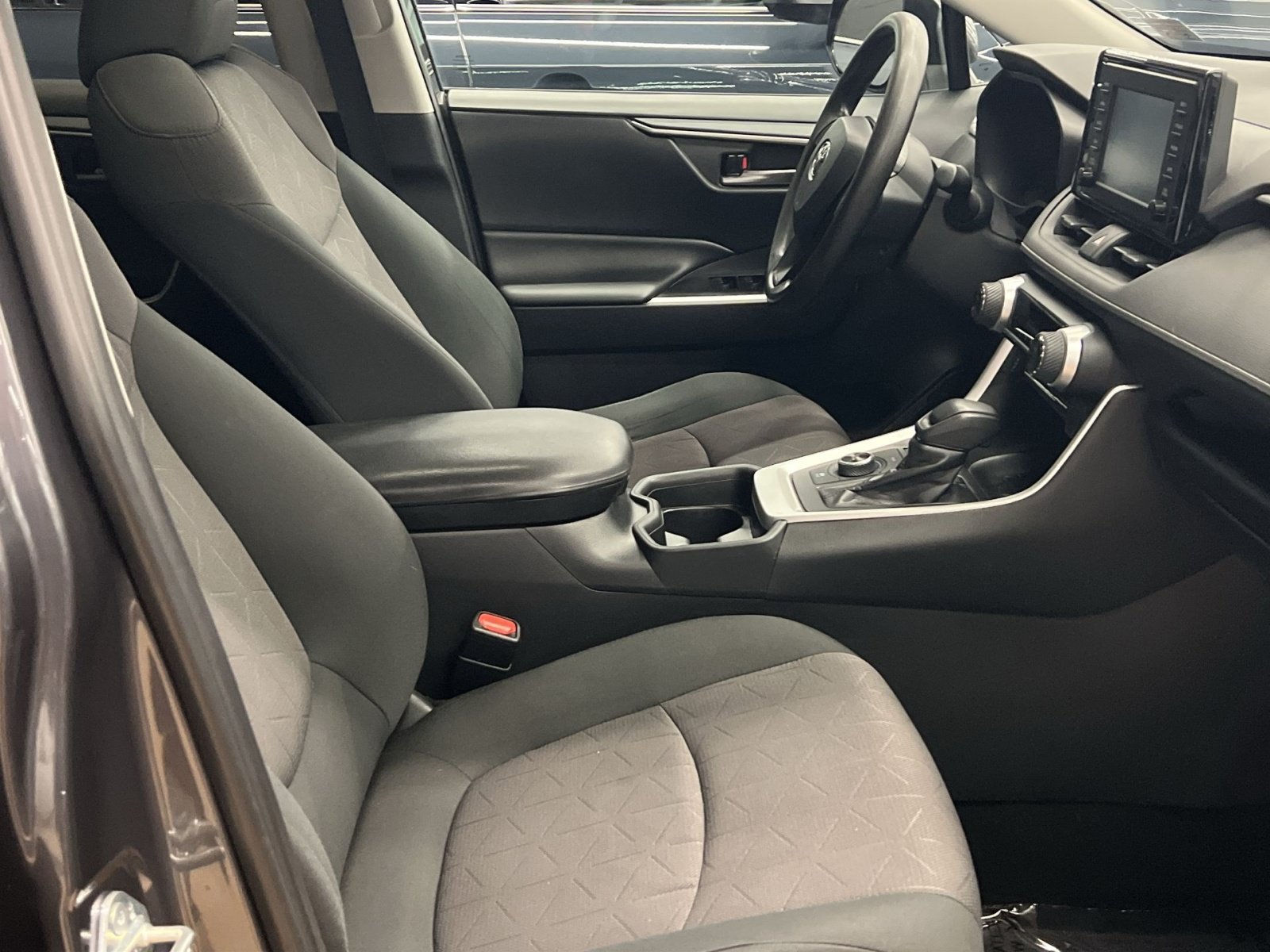 Used 2019 Toyota RAV4 XLE w/ Carpet Mat Package AWD/4WD image 24