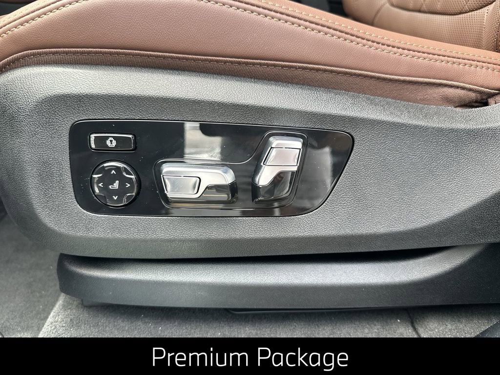 Certified 2026 BMW X7 xDrive40i w/ M Sport Package image 17