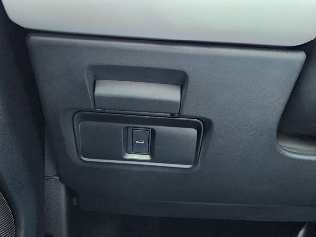 Used 2024 Land Rover Range Rover Evoque Dynamic SE image 24