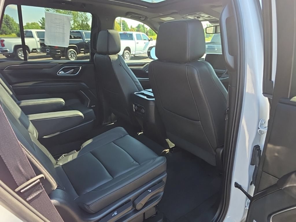 Used 2023 Chevrolet Tahoe LT w/ Luxury Package AWD/4WD image 29