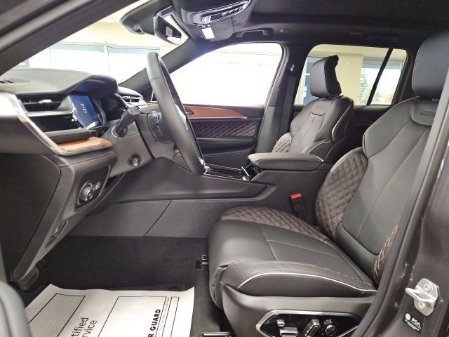 New 2025 Jeep Grand Cherokee Summit image 16